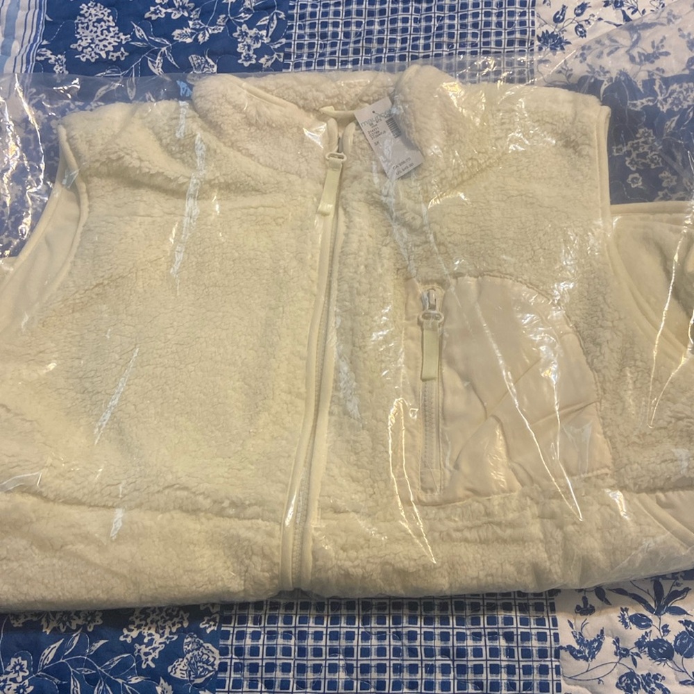 Brand new Maurice’s vest